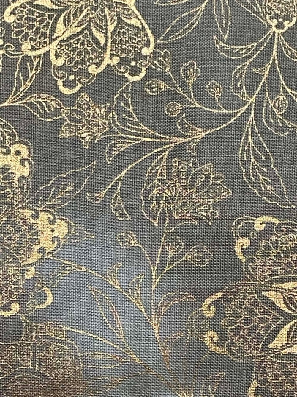 Robert Kaufman fabric.  "La Scala" design # 11428.  Sold by the yard.